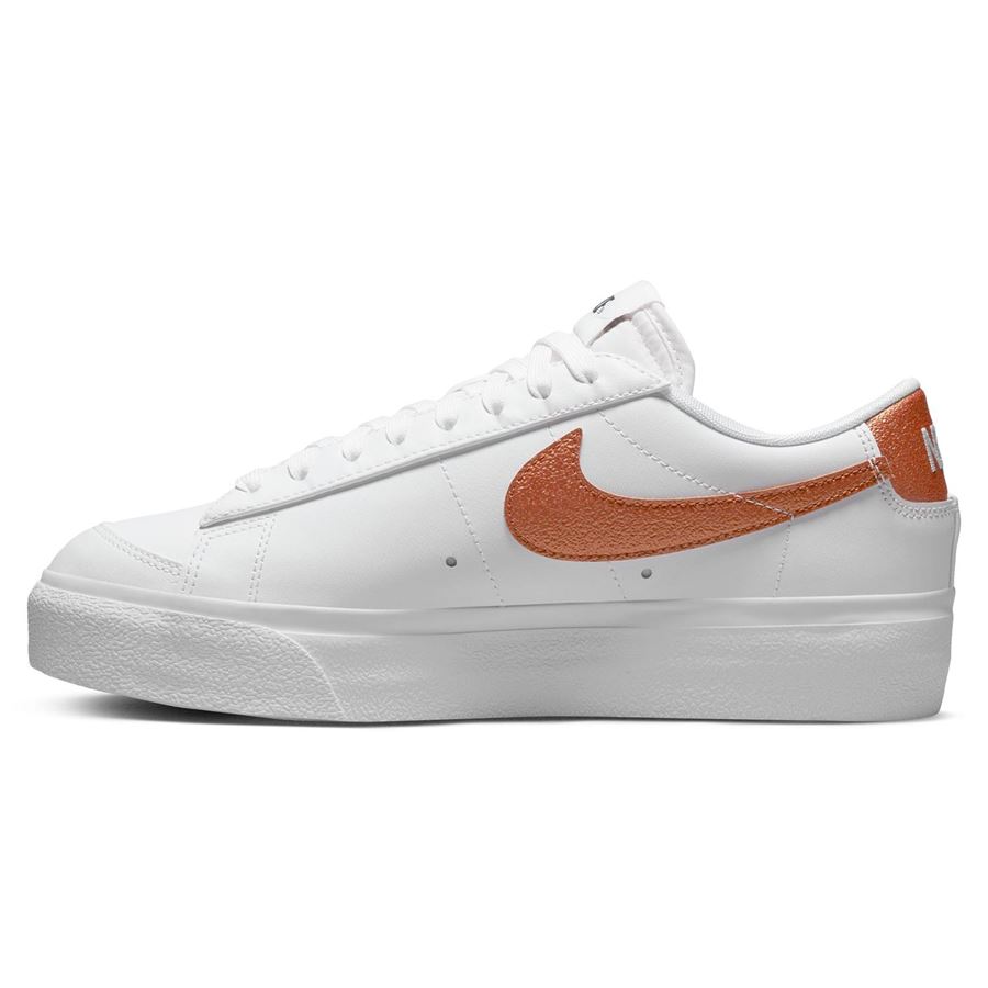 W BLAZER LOW PLATFORM ESSENTIAL Nike | DQ7571100