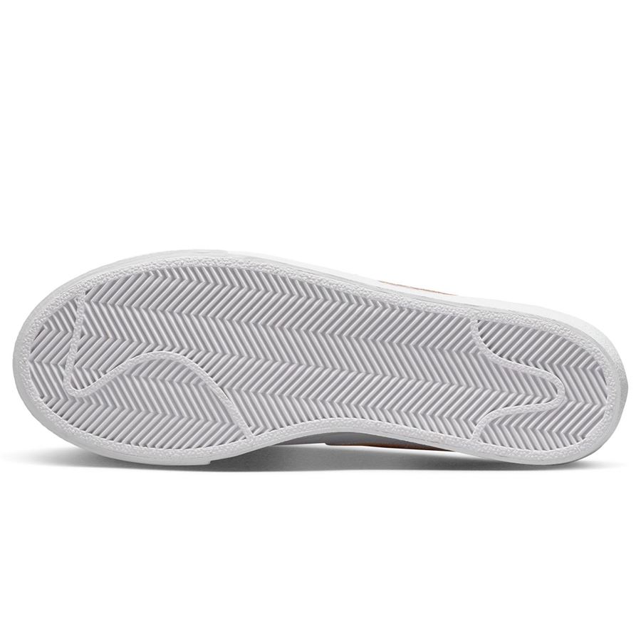 W BLAZER LOW PLATFORM ESSENTIAL Nike | DQ7571100