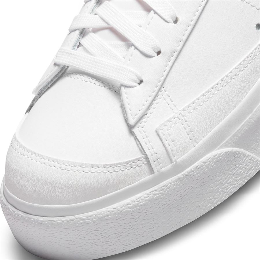 W BLAZER LOW PLATFORM ESSENTIAL Nike | DQ7571100