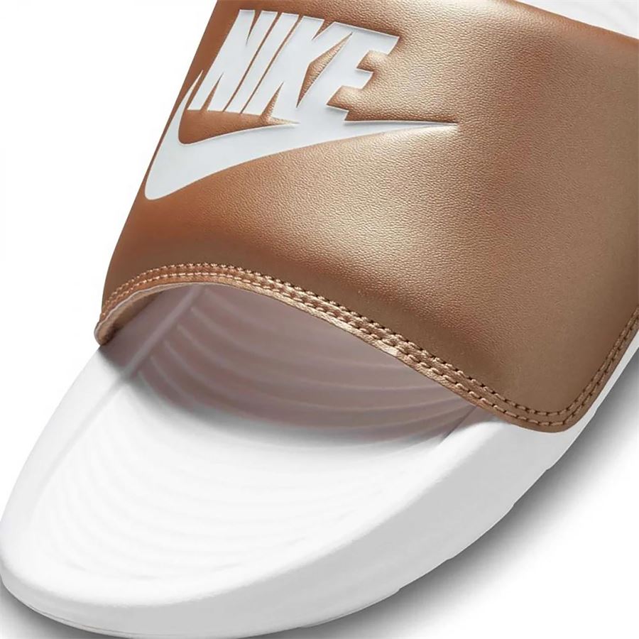 W NIKE VICTORI ONE SLIDE Nike | CN9677900