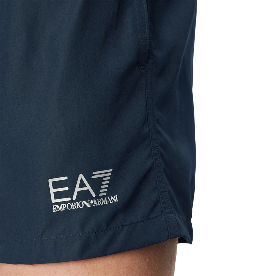  EA7 | 7M001677MB010