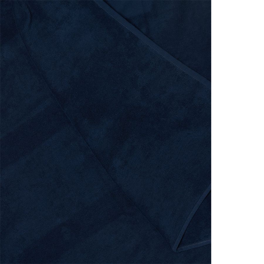  EA7 | 7X000678UB102
